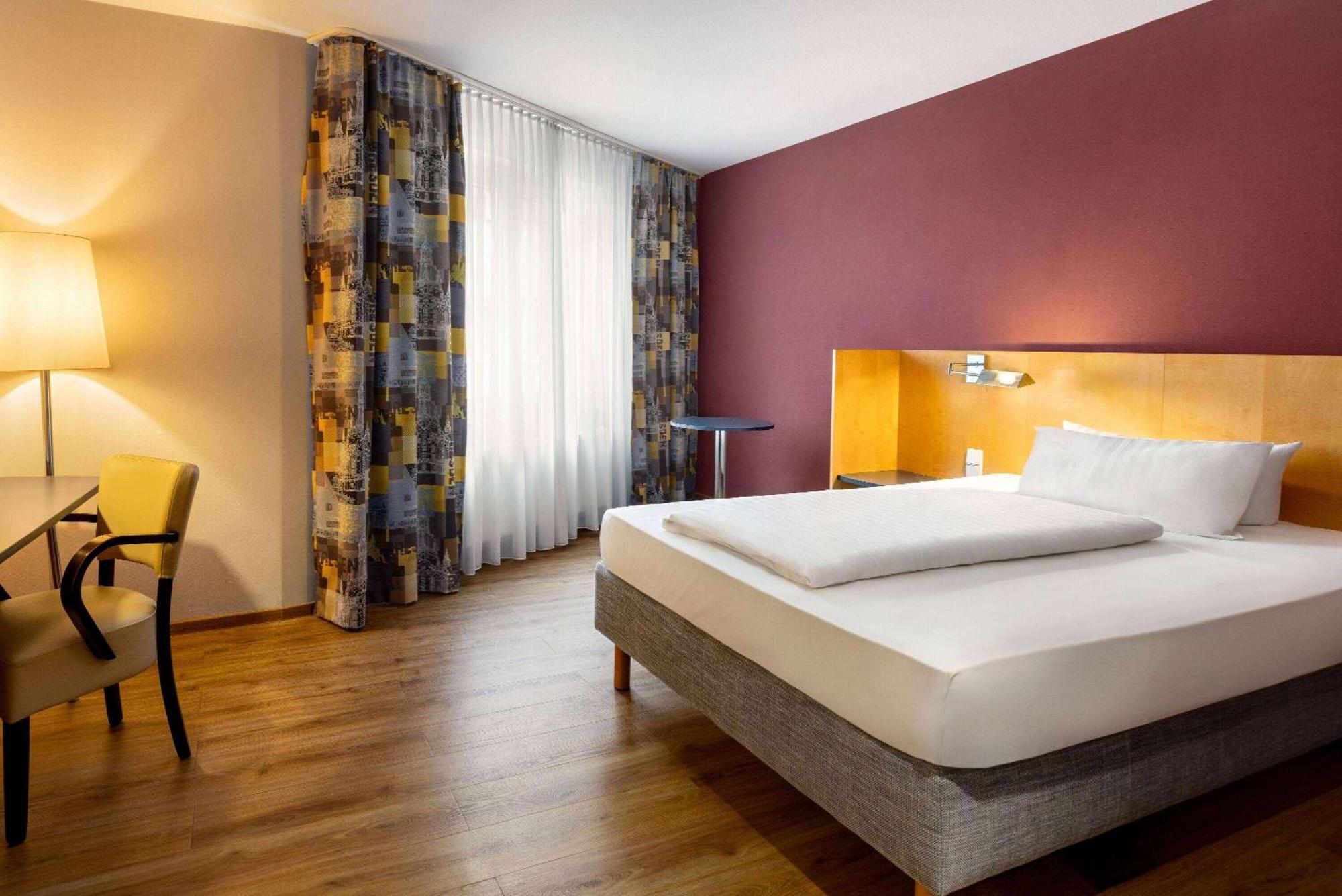 อาเมเดีย โฮเทล เดรสเดิน เอลบ์พรอมเมอนาด Hotel เดรสเดน ภายนอก รูปภาพ
